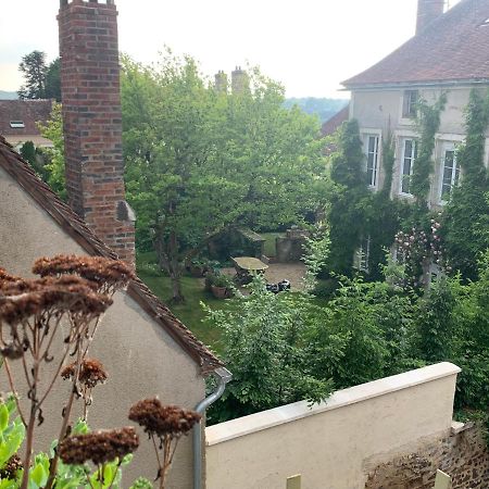 Le Nid Perché Bed and Breakfast Saint-Sauveur-en-Puisaye Esterno foto