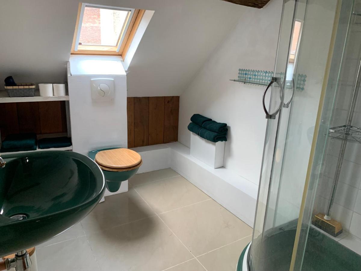 Le Nid Perché Bed and Breakfast Saint-Sauveur-en-Puisaye Esterno foto